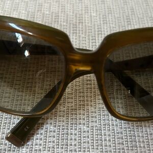 Oliver Peoples Stylish Brown Sunglasses
